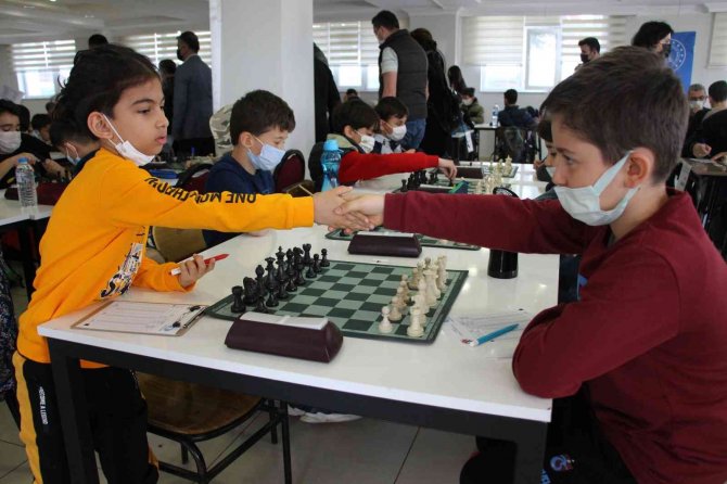 Bolu’da, ’Adalet’ Ve ’Satranç’ Bir Araya Geldi