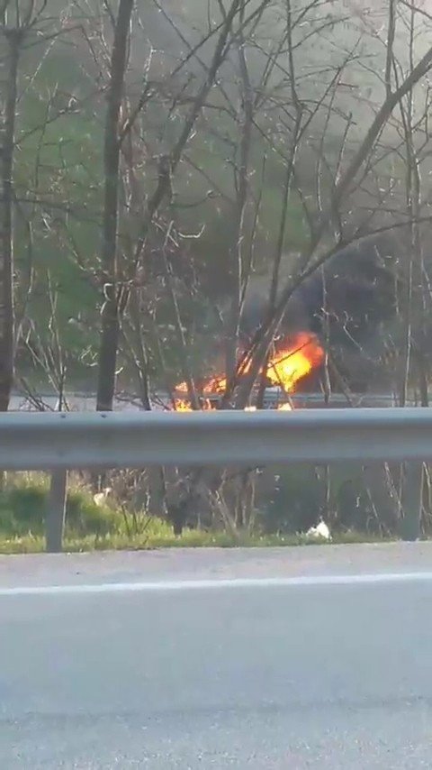 Bursa’da Seyir Halindeki Otomobil Alev Alev Yandı