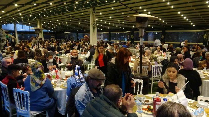 Lösemili Çocuklar Ve Aileleri Lösev İftar Yemeğinde Bir Araya Geldi