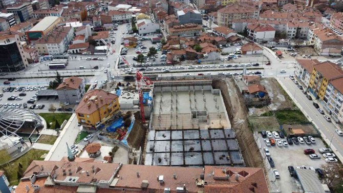 Başkan Bedesten Ve Yeraltı Otopark İnşaatını İnceledi