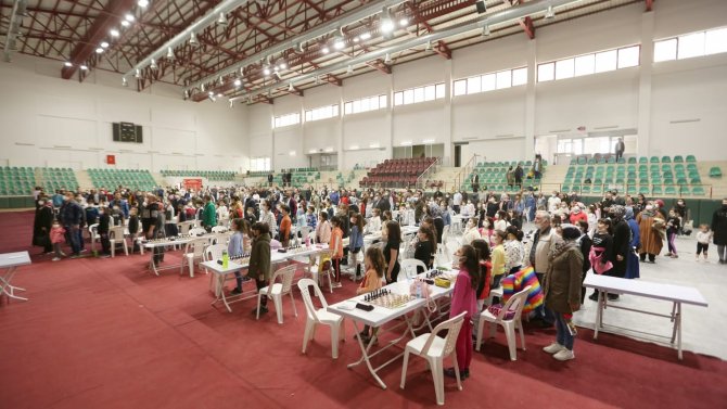 Derince’de Satranç Turnuvası Başladı