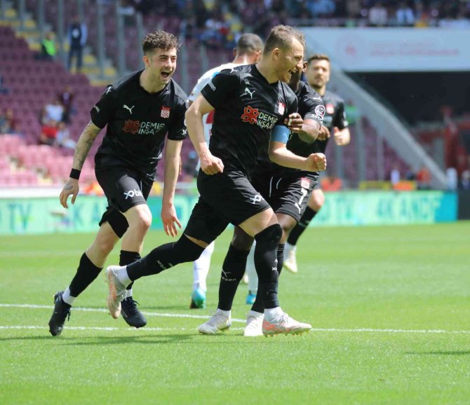 Ziya Erdal, Sivasspor’da Siftah Yaptı