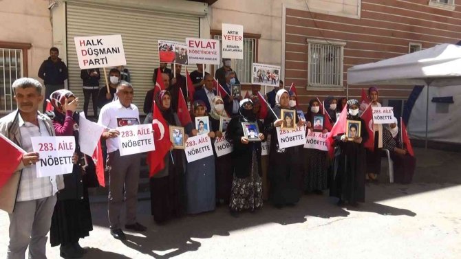 Hdp Önündeki Evlat Nöbetine Bir Aile Daha Katıldı, Aile Sayısı 283 Oldu