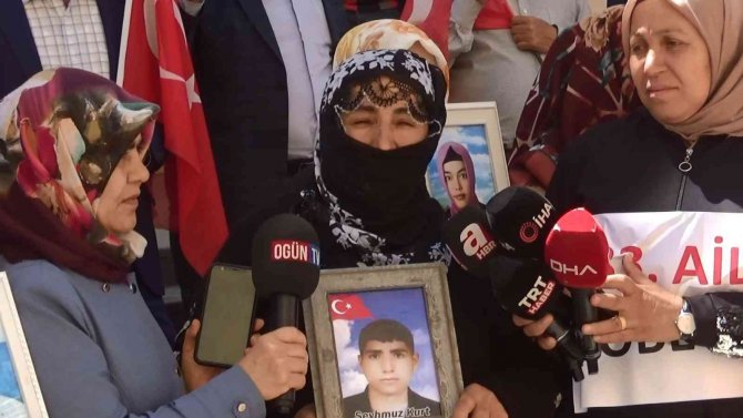 Hdp Önündeki Evlat Nöbetine Bir Aile Daha Katıldı, Aile Sayısı 283 Oldu