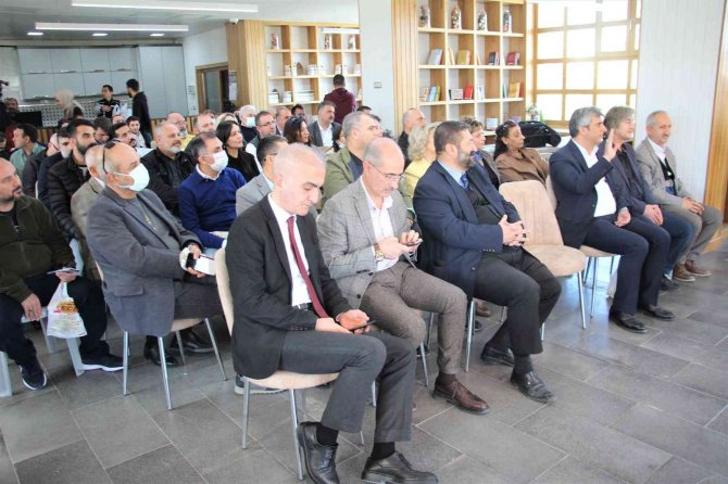 Elazığ’da İlk Defa Düzenlenen Kitap Müzayedesinin Geliri, Okul Kütüphanesine Harcanacak