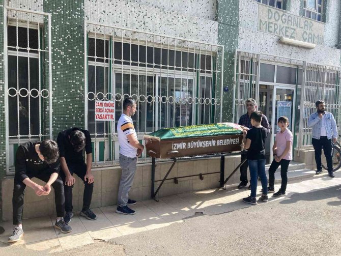 Trafik Kazası Sonucu Hayatını Kaybeden Genç Kız Son Yolculuğuna Uğurlandı