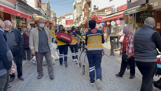 Hatalı Park Yüzünden 250 Metre Sedye Taşıdılar