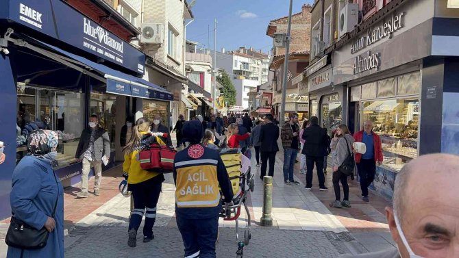 Hatalı Park Yüzünden 250 Metre Sedye Taşıdılar