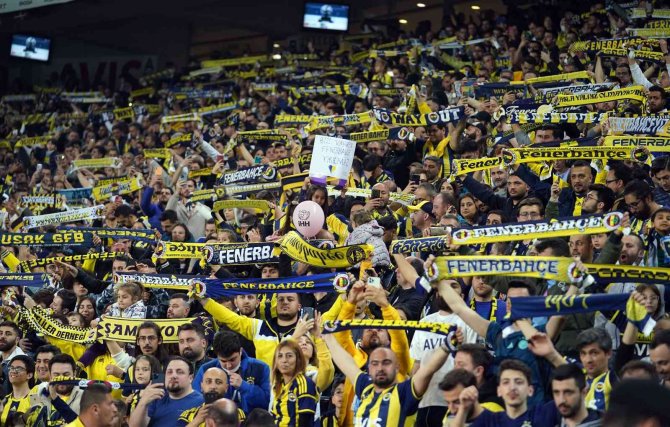 Kadıköy’de Tribünler Kapalı Gişe