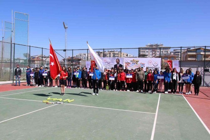 Van’da Analig Tenis Grubu Müsabakaları Başladı