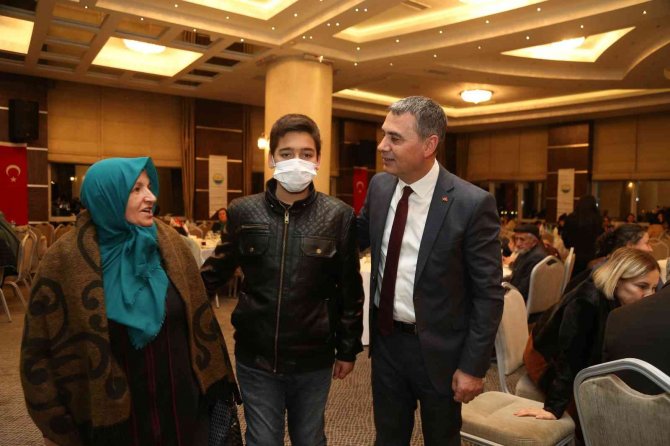 Başkan Şimşek, Şehit Yakınları Ve Gazilerle İftarda Buluştu