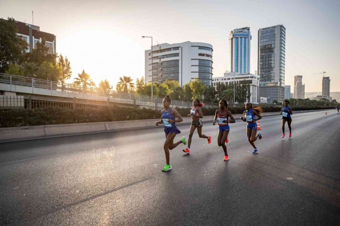 İ̇zmir’de Maraton Zamanı