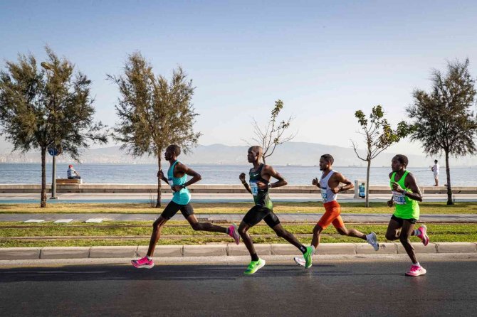 İ̇zmir’de Maraton Zamanı