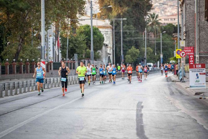 İ̇zmir’de Maraton Zamanı