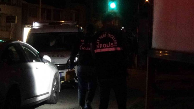 İ̇zmir’de Korkunç Cinayet: Babasını Bıçaklayarak Öldürdü