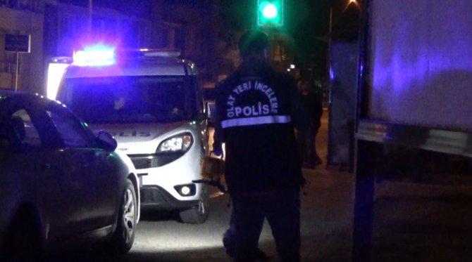 İ̇zmir’de Korkunç Cinayet: Babasını Bıçaklayarak Öldürdü