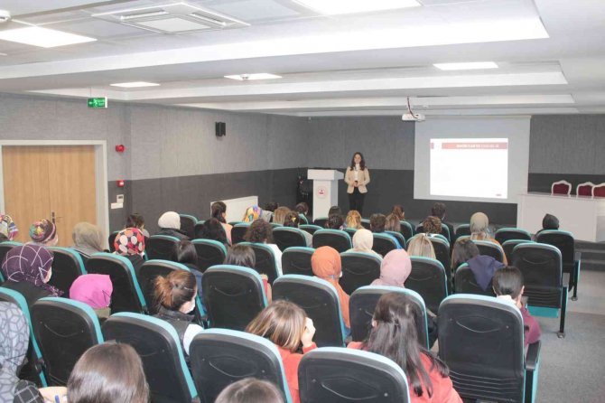 Şöni̇m, Aile İçi Şiddetle Mücadeleyi Anlattı