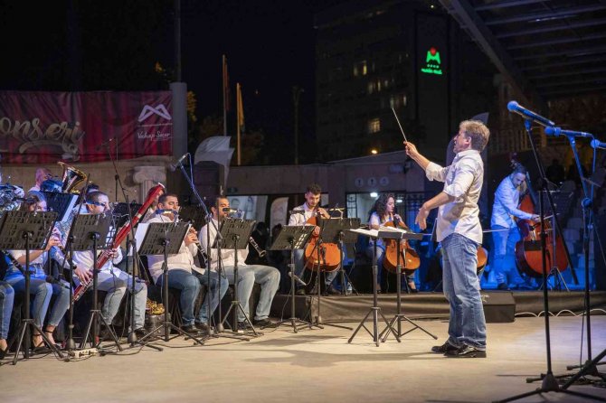 Mersin Büyükşehir Belediyesi Kent Orkestrası’ndan Bahar Konseri