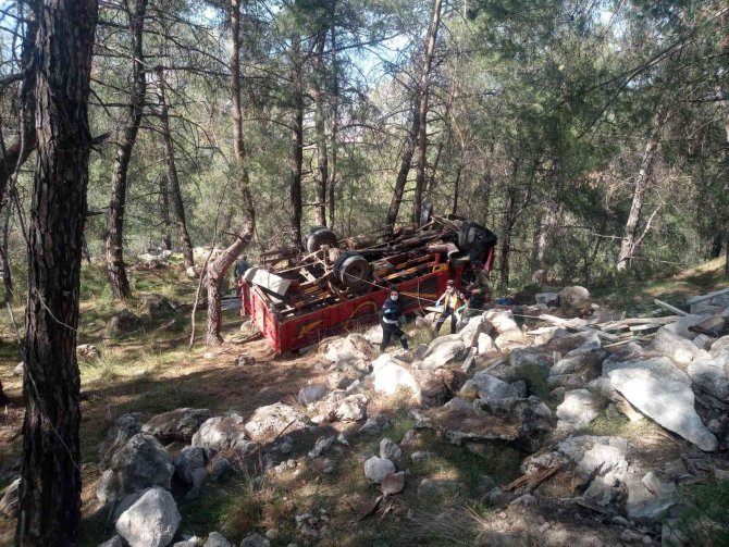 Fethiye’de Trafik Kazası: 1 Ölü, 3 Yaralı