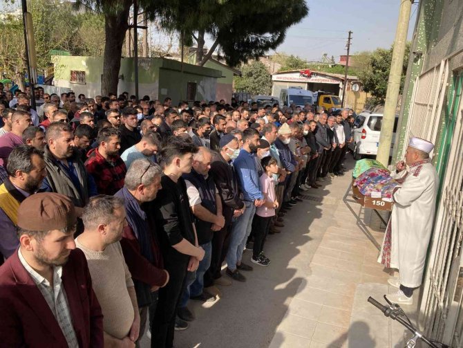 Trafik Kazası Sonucu Hayatını Kaybeden Genç Kız Son Yolculuğuna Uğurlandı