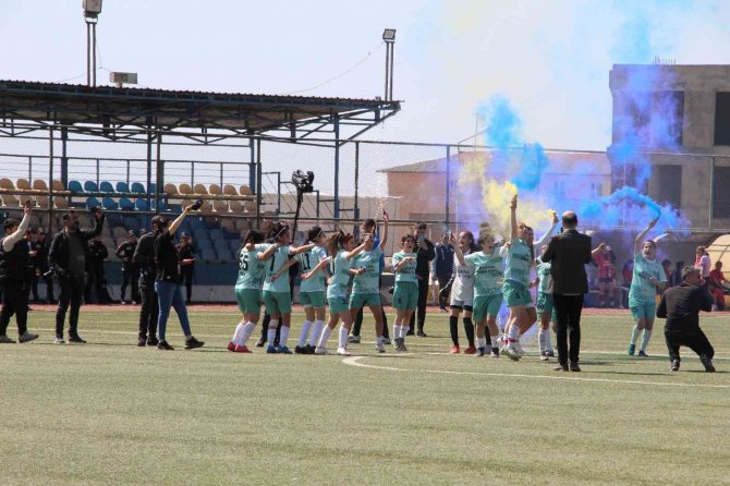 Nuhspor Kadın Futbol Takımı, 1. Lig’e Çıktı