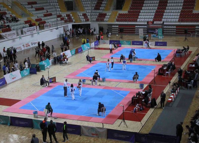 Türkiye Taekwondo Şampiyonası, Sivas’ta Başladı
