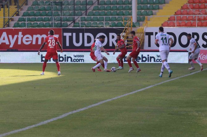 Spor Toto Süper Lig: Alanyaspor: 1 - Antalyaspor: 3 (Maç Sonucu)