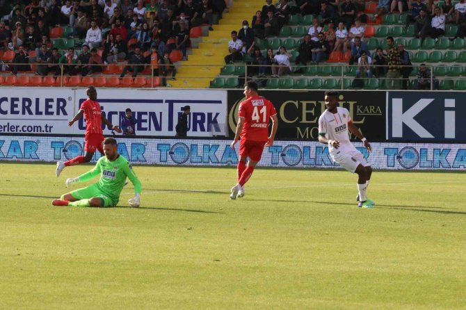 Spor Toto Süper Lig: Alanyaspor: 1 - Antalyaspor: 3 (Maç Sonucu)