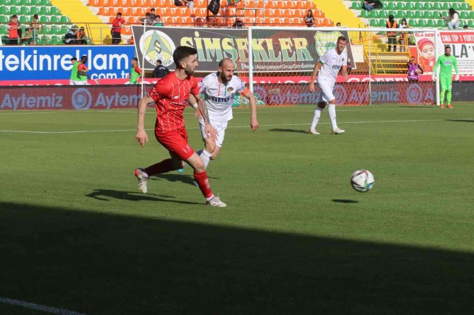 Spor Toto Süper Lig: Alanyaspor: 1 - Antalyaspor: 3 (Maç Sonucu)