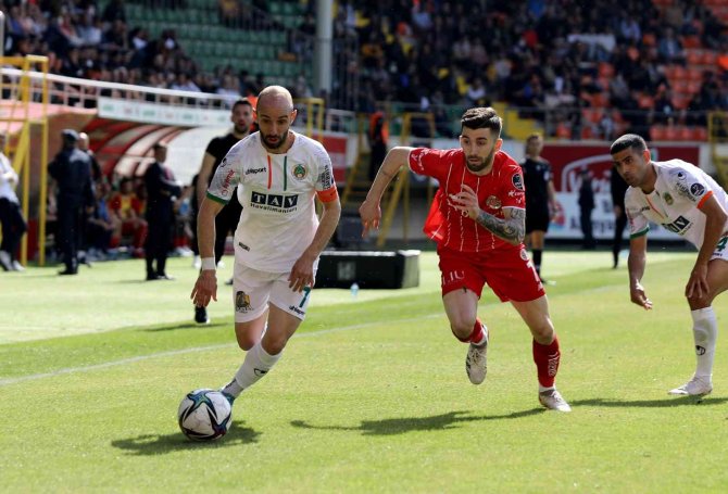 Spor Toto Süper Lig: Alanyaspor: 0 - Antalyaspor: 2 (İ̇lk Yarı)