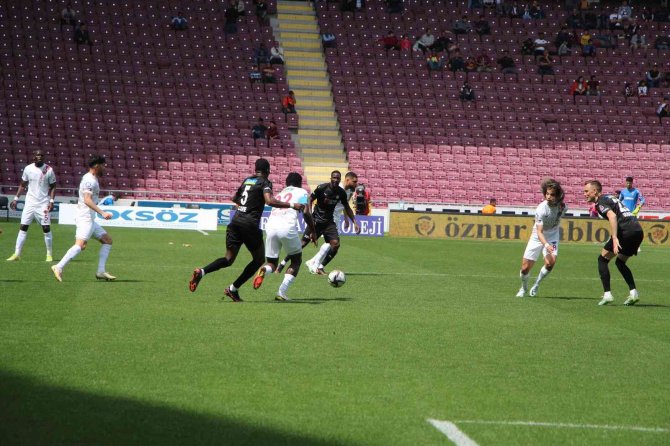 Spor Toto Süper Lig: A. Hatayspor: 0 - Sivasspor: 1 (İ̇lk Yarı)