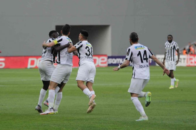 Spor Toto Süper Lig: Altay: 1 - Başakşehir: 1 (Maç Sonucu)