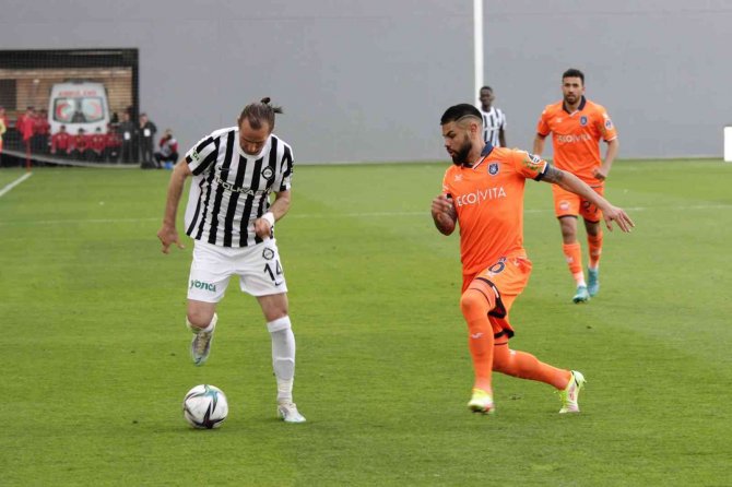 Spor Toto Süper Lig: Altay: 1 - Başakşehir: 1 (Maç Sonucu)
