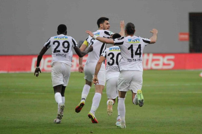 Spor Toto Süper Lig: Altay: 1 - Başakşehir: 1 (Maç Sonucu)