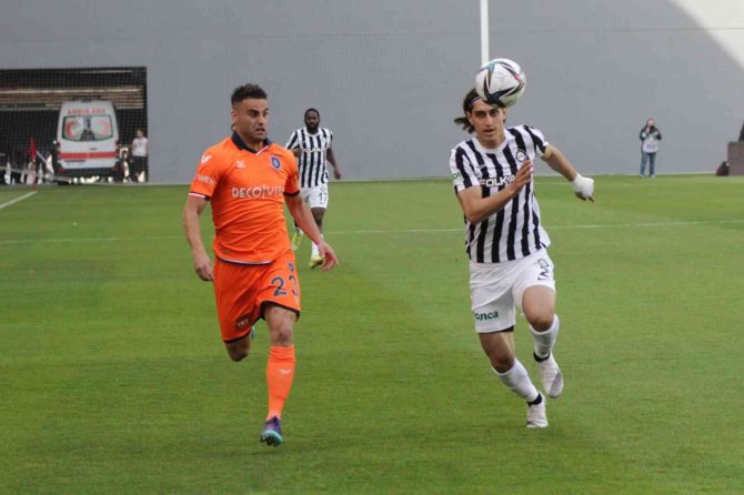 Spor Toto Süper Lig: Altay: 0 - Başakşehir: 1 (İ̇lk Yarı)