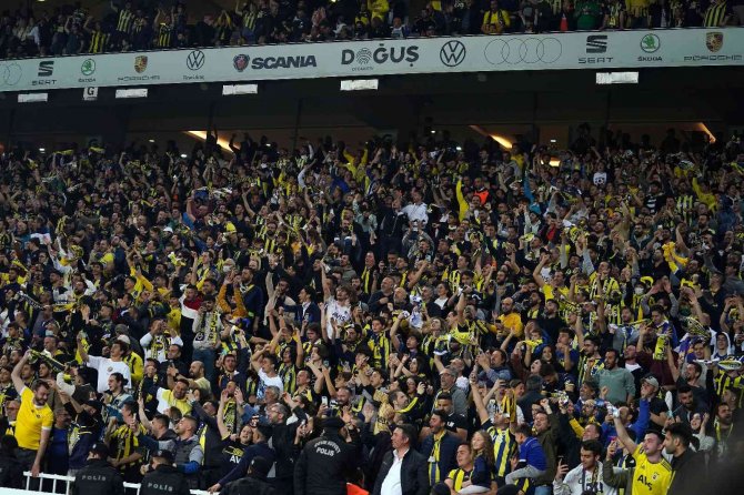 Spor Toto Süper Lig: Fenerbahçe: 1 - Göztepe: 0 (Maç Devam Ediyor)