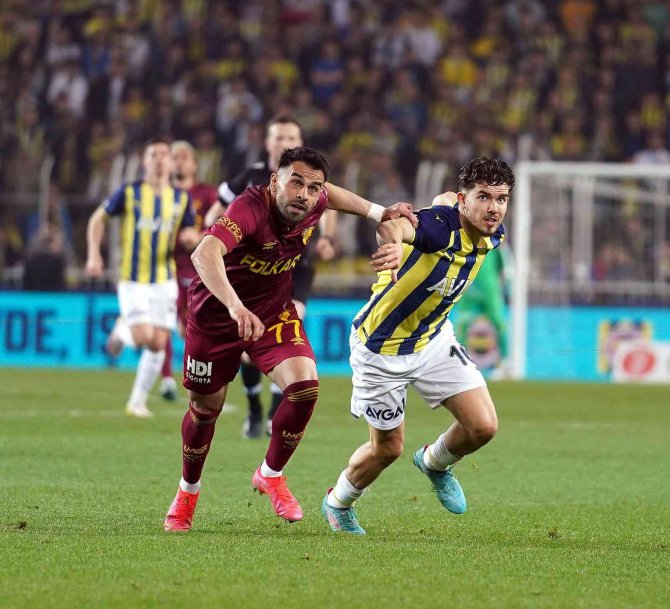 Spor Toto Süper Lig: Fenerbahçe: 1 - Göztepe: 0 (İ̇lk Yarı)