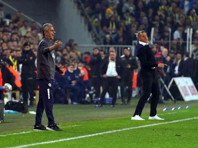 Spor Toto Süper Lig: Fenerbahçe: 2 - Göztepe: 0 (Maç Sonucu)