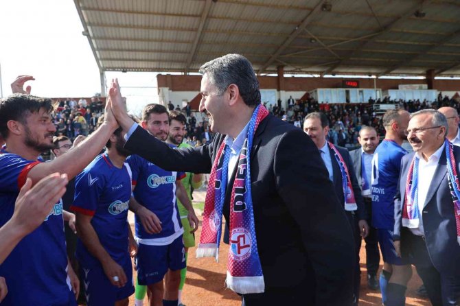 Tokat Belediye Plevne Spor Takımı Bal Ligine Yükseldi