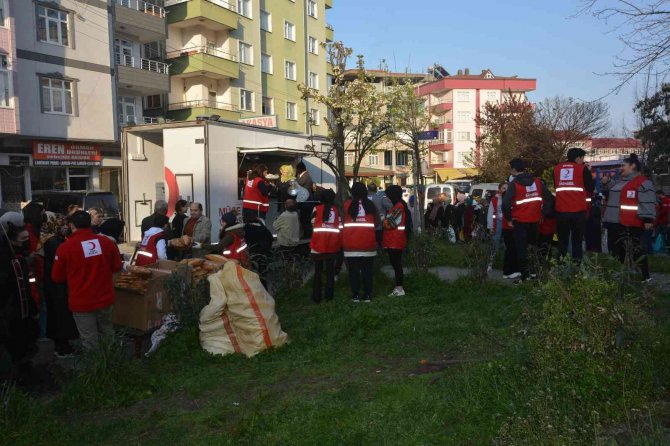 Kızılay’dan Dev İftar