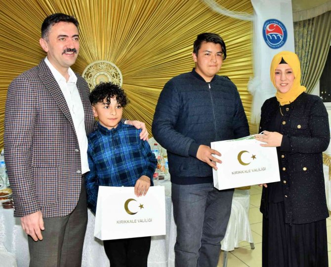 Kırıkkale’de Yetim Çocuklara İftar Verildi