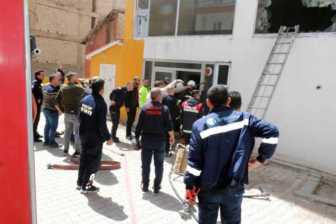 Yozgat’ta Psikolojik Sorunları Olan Genç, İş Yerini Ateşe Verdi