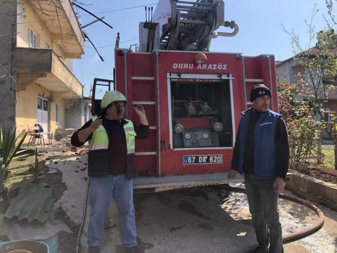 Karapınar Beldesinde Bir Evde Yangın Çıktı