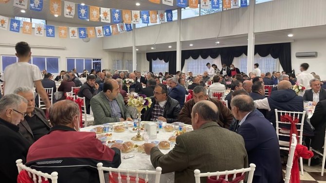 İ̇ftar Yemeğinde Bir Araya Geldiler