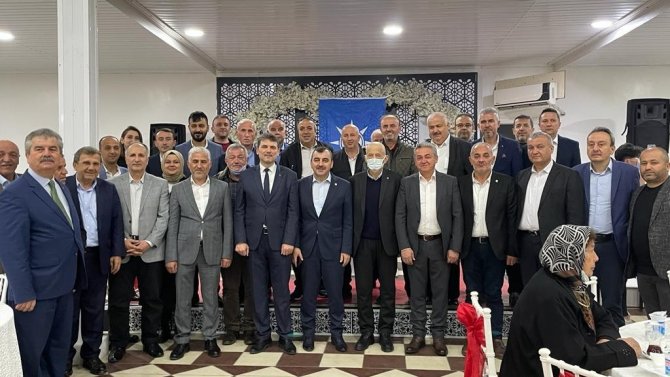 İ̇ftar Yemeğinde Bir Araya Geldiler