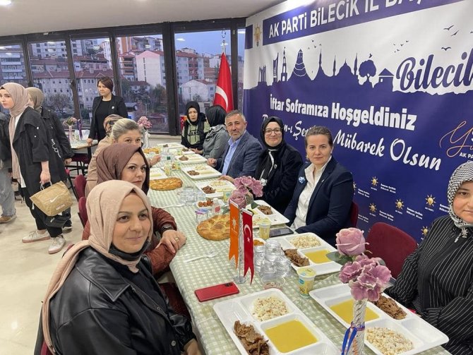 Ak Parti İ̇l Başkanlığı’ndan Kadın Kolları İçin İftar Programı