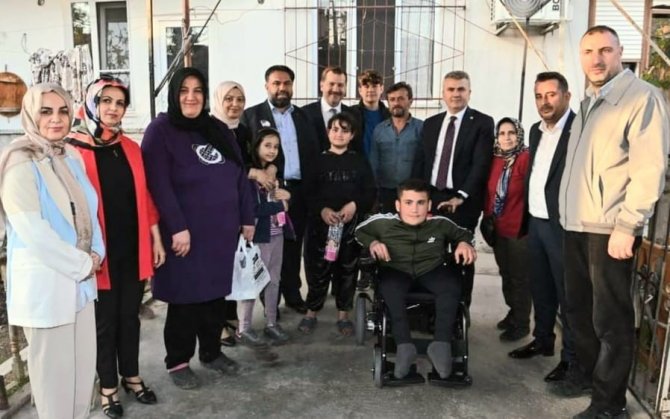 Ak Yürekler Edremit’te Gönüllere Dokundu