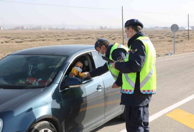Aksaray Jandarma, Denetim Ve Eğitimlerle Kazaları Yüzde 13 Azalttı