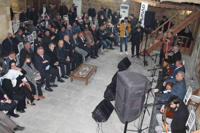 Aşık Geleneğinin Yaşatıldığı Bayburt’ta Aşıkların Atışması Ramazan Gecelerini Şenlendiriyor