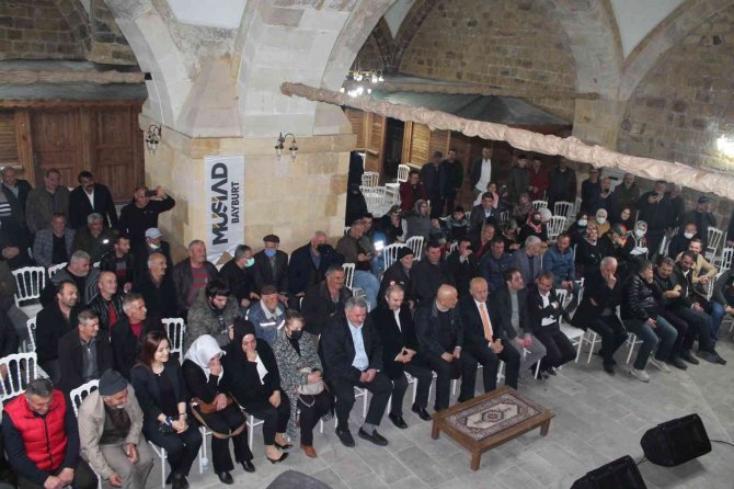 Aşık Geleneğinin Yaşatıldığı Bayburt’ta Aşıkların Atışması Ramazan Gecelerini Şenlendiriyor